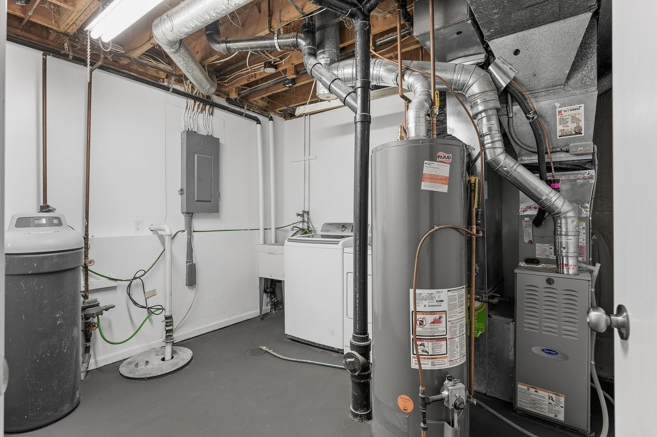 Building Photo - 5801 Covington Ter