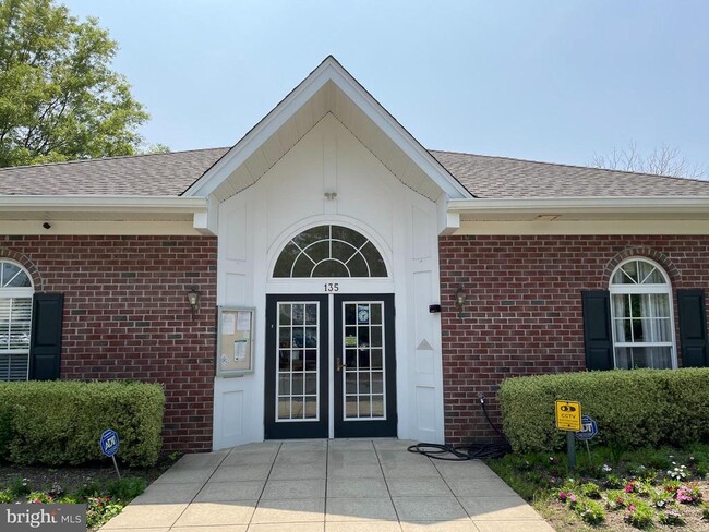 Building Photo - 46 Warwick Rd