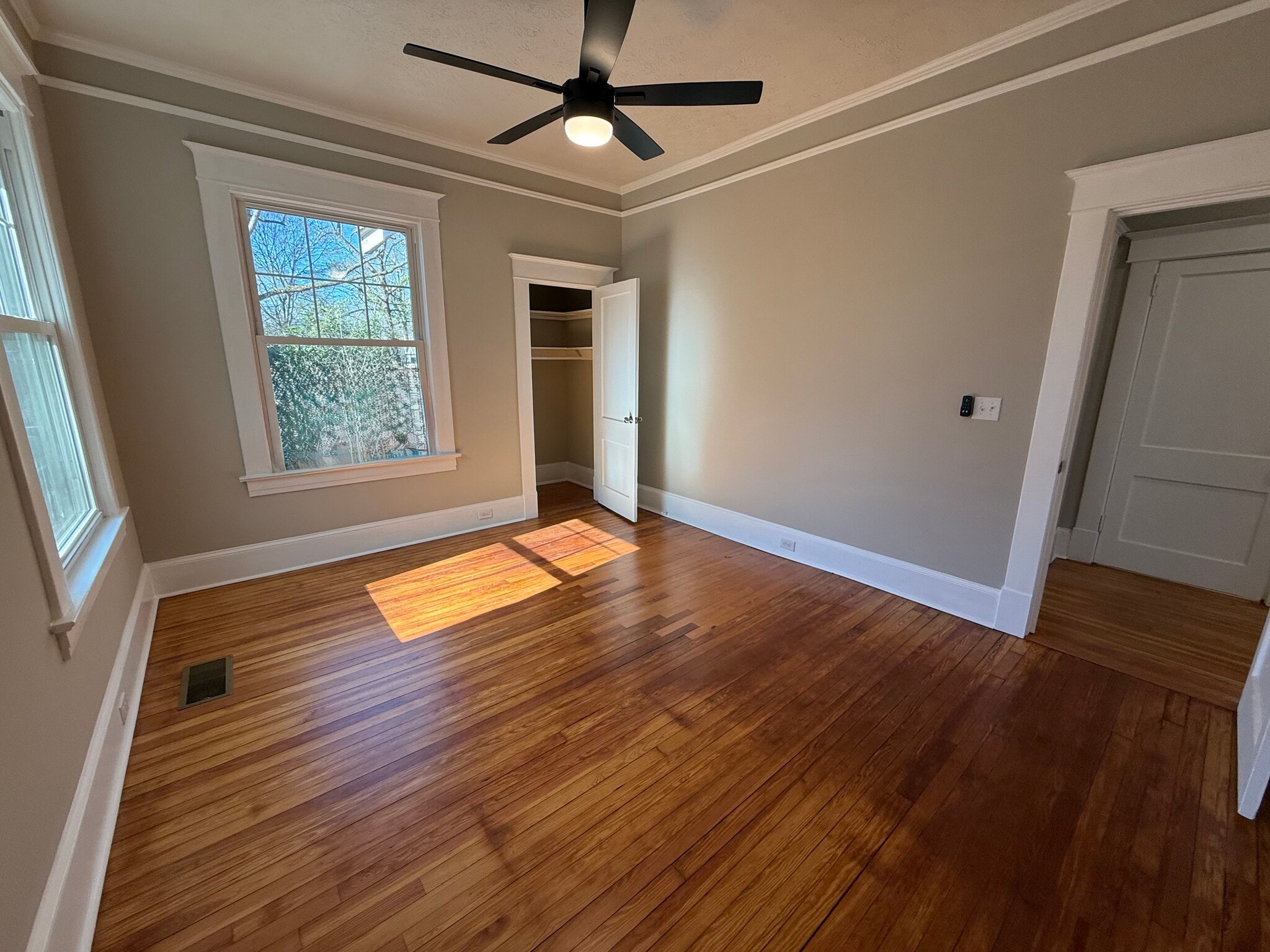 Building Photo - 1930 S Lumpkin St