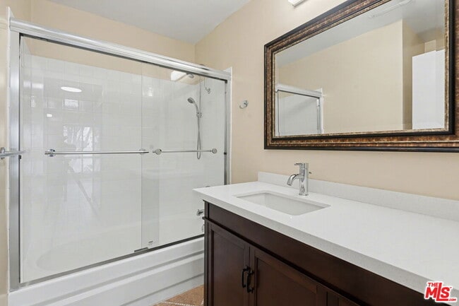 Building Photo - 1440 Veteran Ave