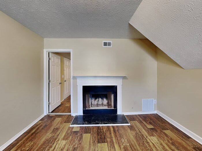 Building Photo - 6365 Peppermill Ln