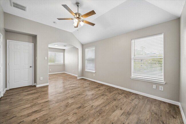 Building Photo - 15510 Kiplands Bend Dr
