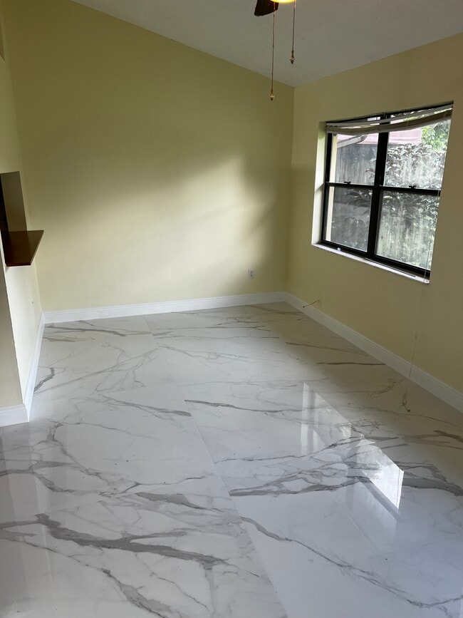 Building Photo - 12449 Guilford Way