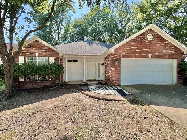 Primary Photo - 3211 Dogwood View