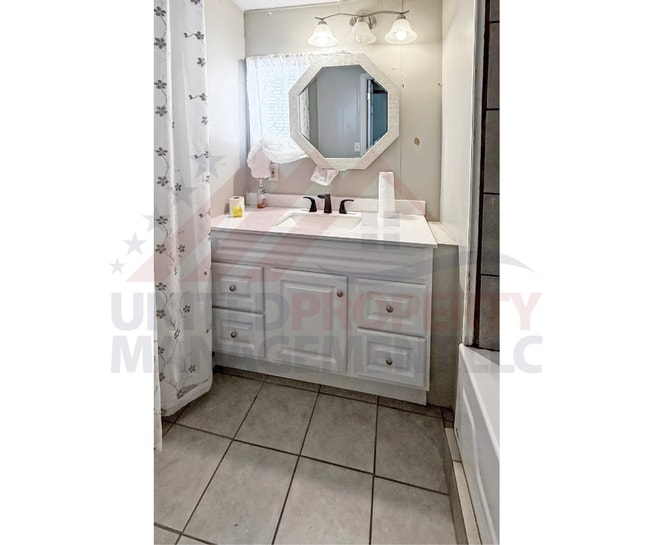 Building Photo - 3 bedroom 2 bathroom double wide for rent Hobbs NM