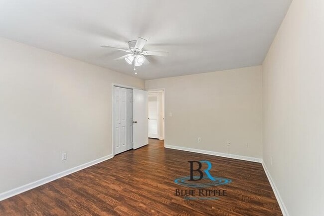 Building Photo - Spacious 3BR/2Bth Prime Smyrna Location on Dead End Street! Move in Special