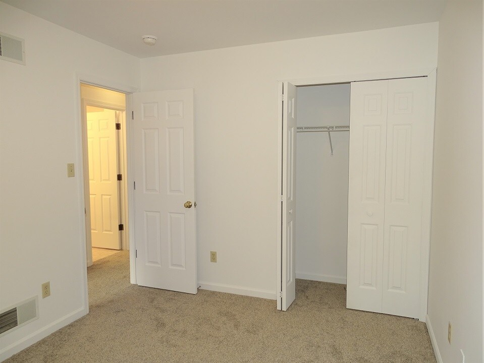 Building Photo - 132 Riders Way