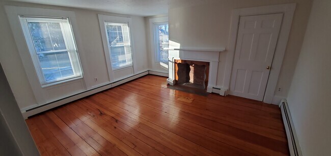 Building Photo - 458 Market St.