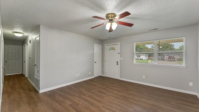 Building Photo - "Charming 3-Bedroom Home on Joye Street wi...