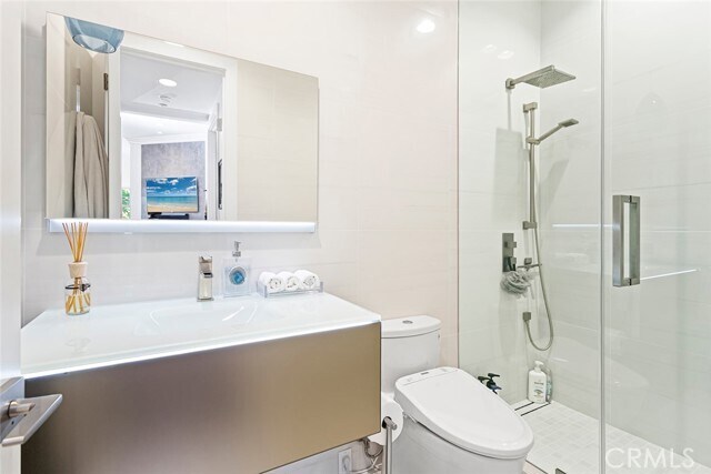 Building Photo - 2720 Bayside Dr