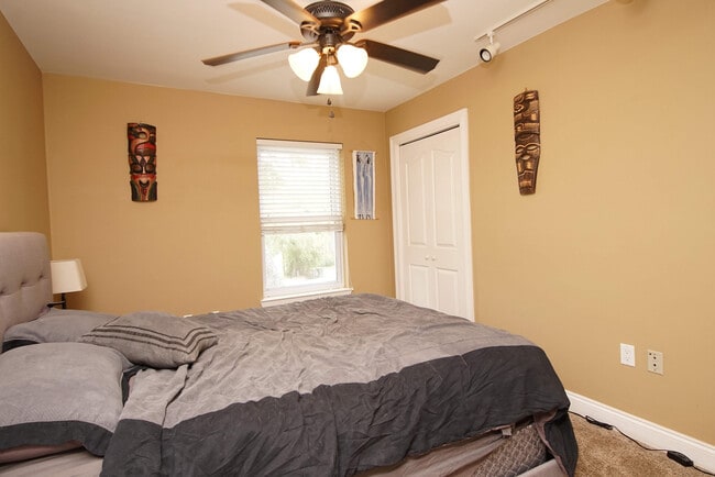 Building Photo - 574 L'Ombre Cir NE