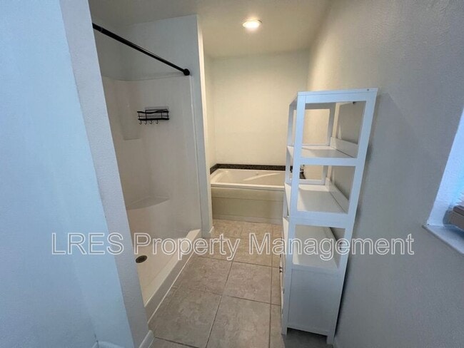 Building Photo - 1130 Quintuplet Dr