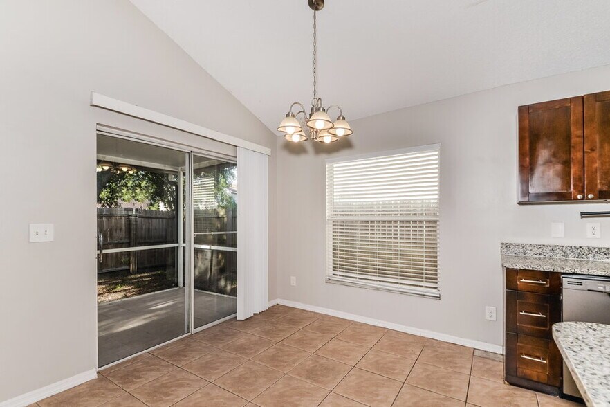 Building Photo - 1710 Scotch Pine Dr