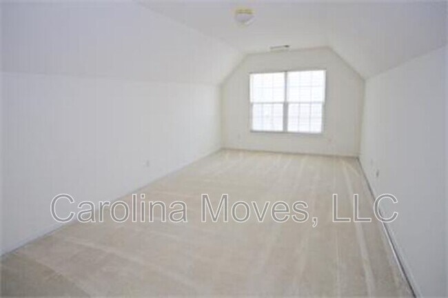 Building Photo - 107 Constantine Way