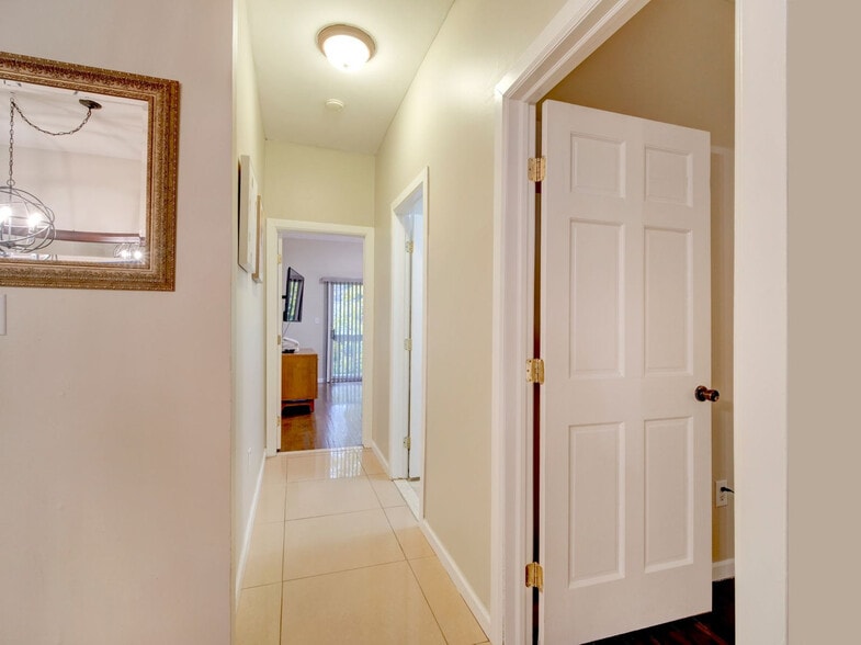 Building Photo - 24 Britton St