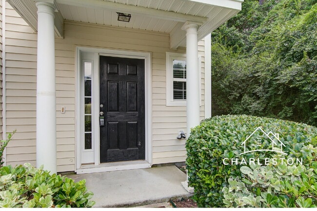 Building Photo - 2457 Scholar Ln