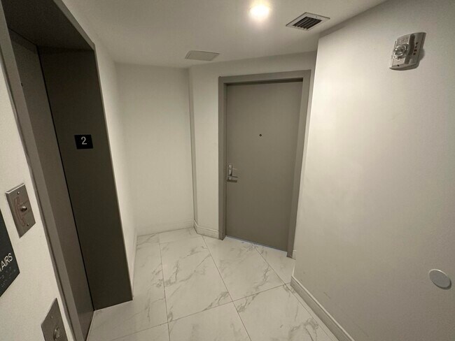 Building Photo - 488 NE 18th St