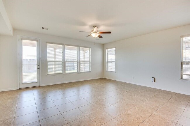 Building Photo - 1619 Stuart Creek Dr