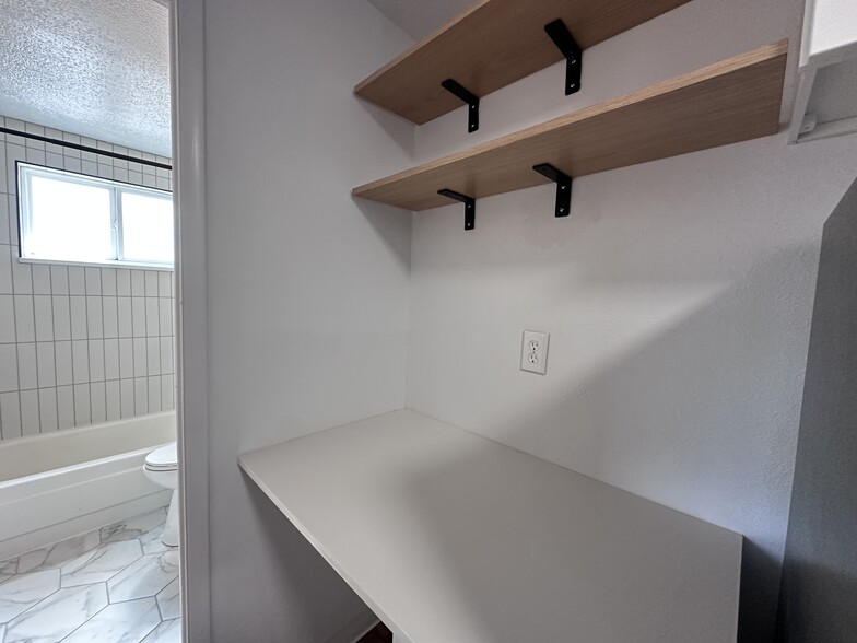 Building Photo - 165 S Clarkson St