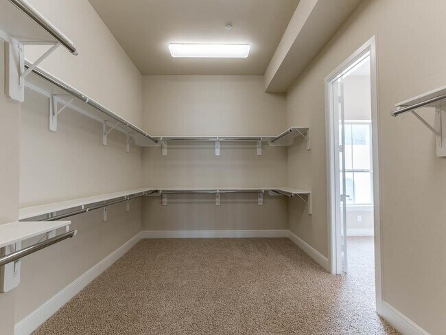 Building Photo - 4009 Lillian St
