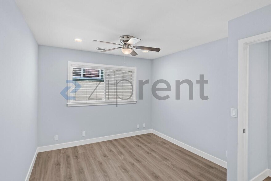 Building Photo - Unit Apt 2