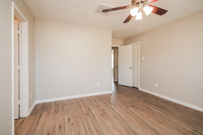 Building Photo - 21623 Mossey Pines Ct
