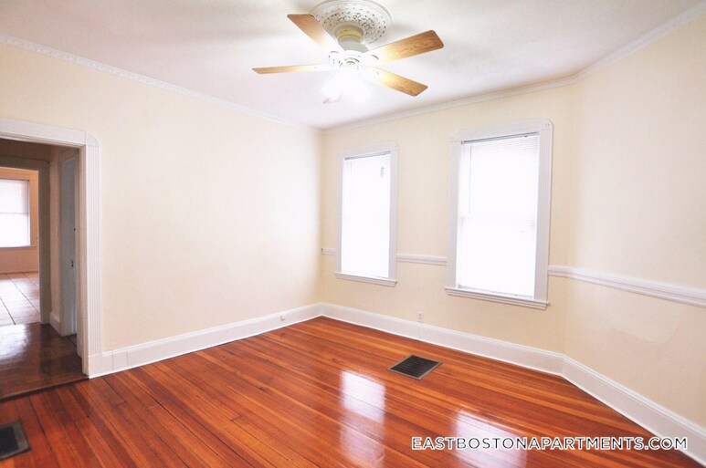 Building Photo - 756 Saratoga St