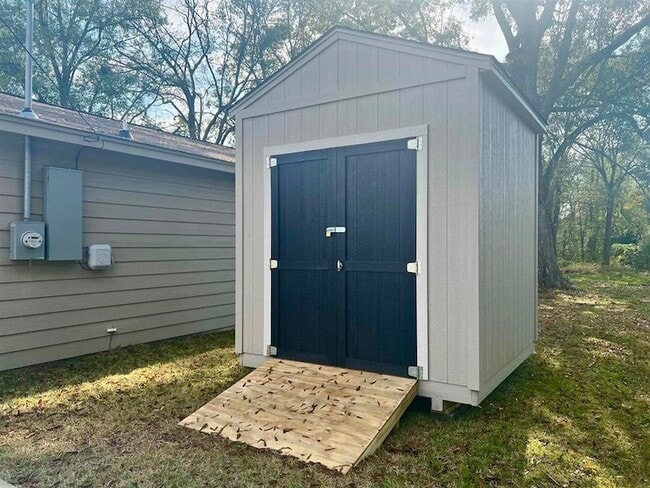 Building Photo - 1403 W Virginia St