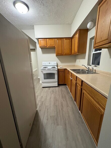 Building Photo - 50 Rowland Ave