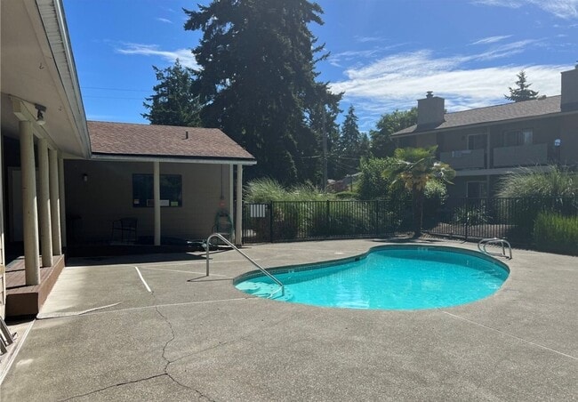 Building Photo - Fantastic 2 bed 1.5 bath townhome in Lynnw...
