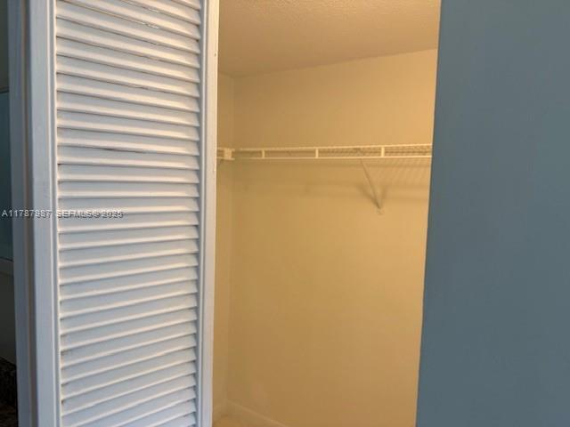 Building Photo - 6101 N Falls Cir Dr