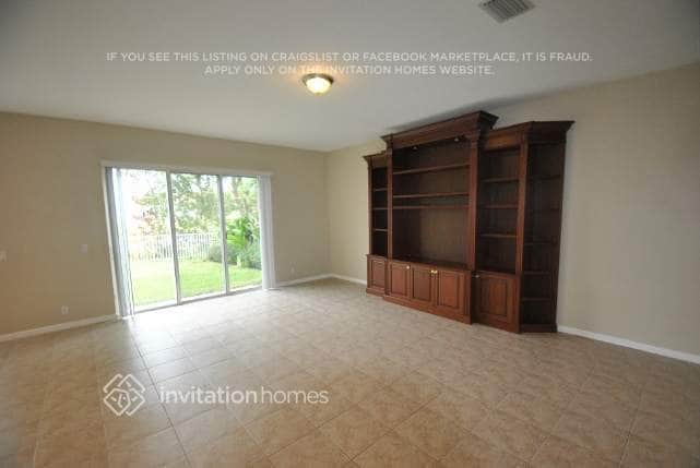 Building Photo - 9279 Madewood Ct