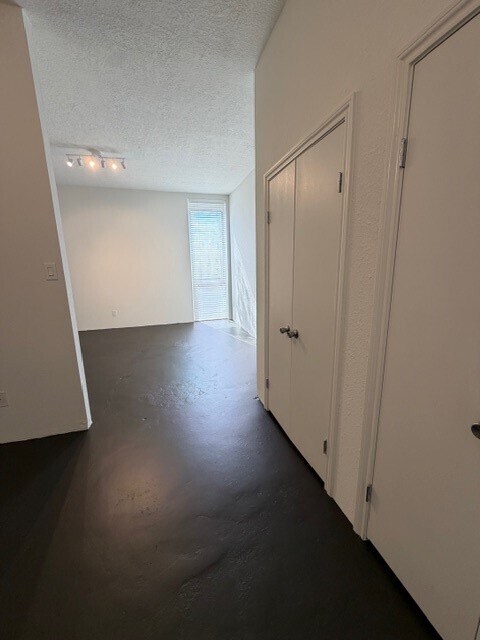 Building Photo - 1112 Lawrence St