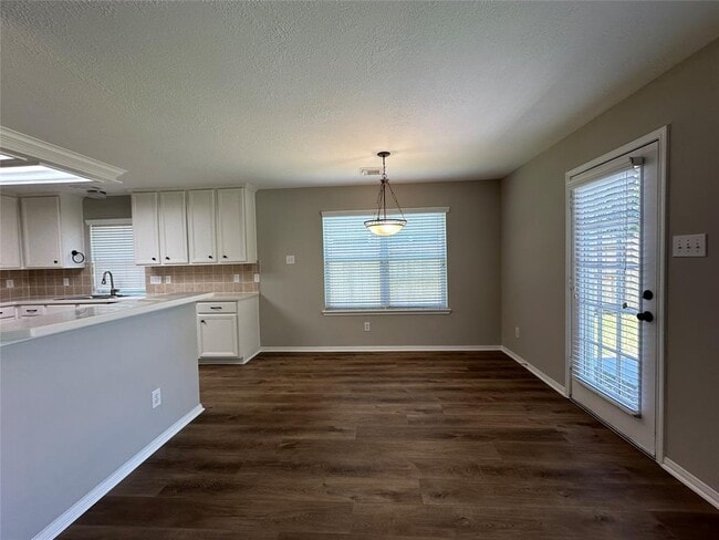 Building Photo - 3031 Valley Ct
