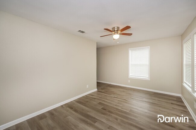 Building Photo - 1170 Debbie Dr