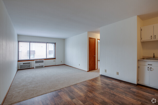 2BR, 1.5BA - 950SF - 3305 Hennepin Ave S