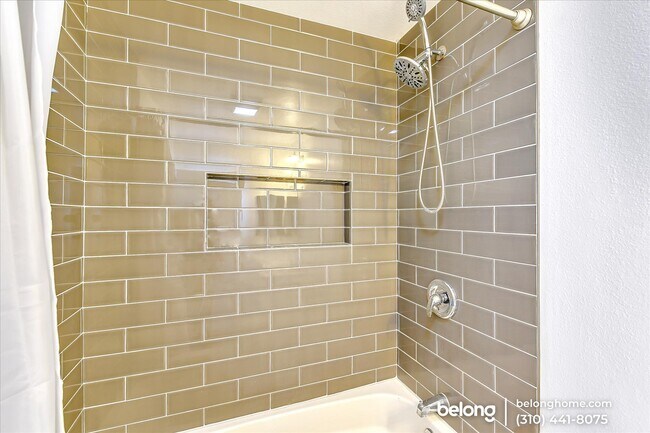 Building Photo - 720 Waterloo St