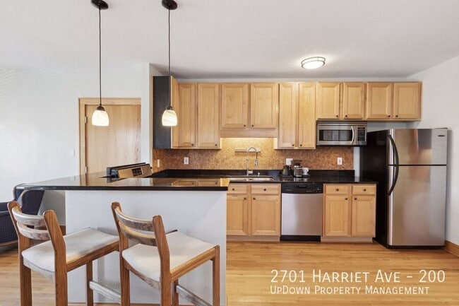 Building Photo - 2701 Harriet Ave