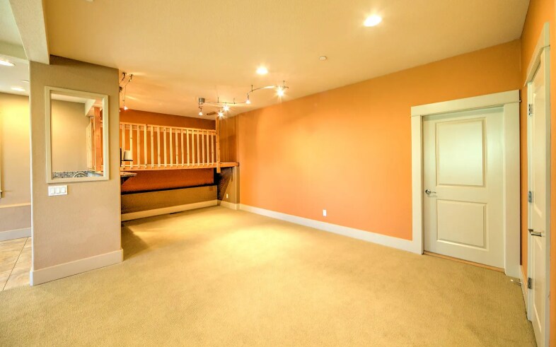 Building Photo - 9977 SE Cheryl Ct