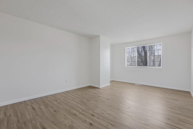 Building Photo - 874 Hilton Dr