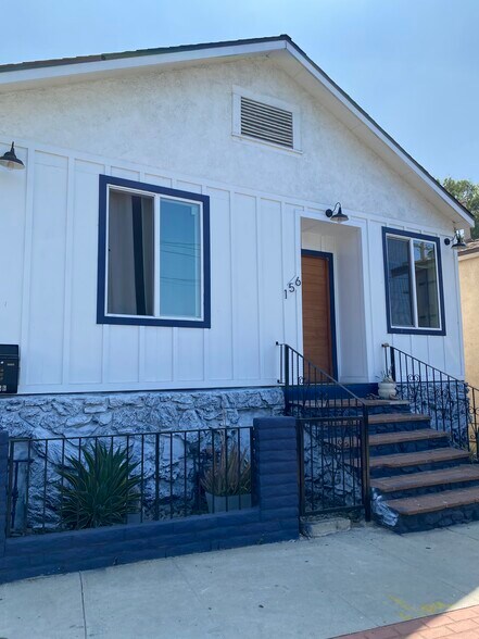 Building Photo - 156 S Pecan St