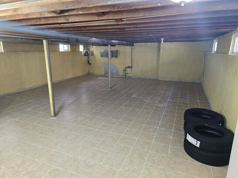 Building Photo - 5151 N Meade Ave