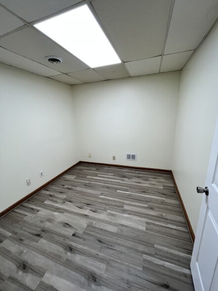 Building Photo - 28 Scioto Dr