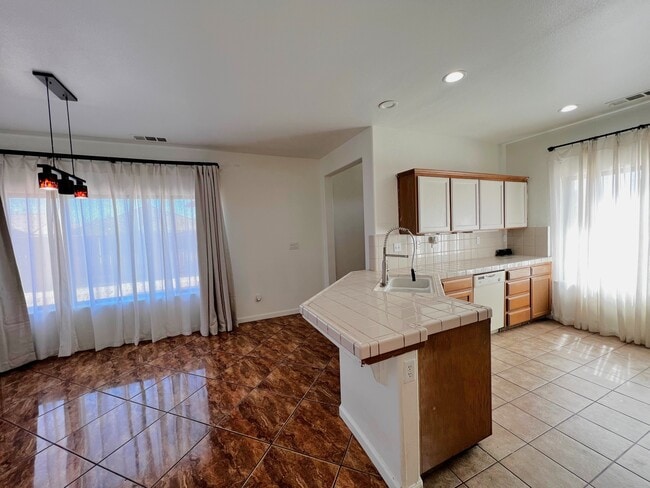 Building Photo - 2030 San Marco Ct