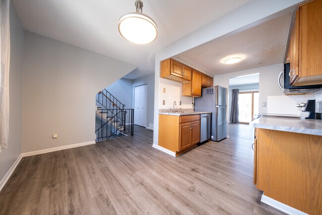 Building Photo - 7677 Whitney Dr