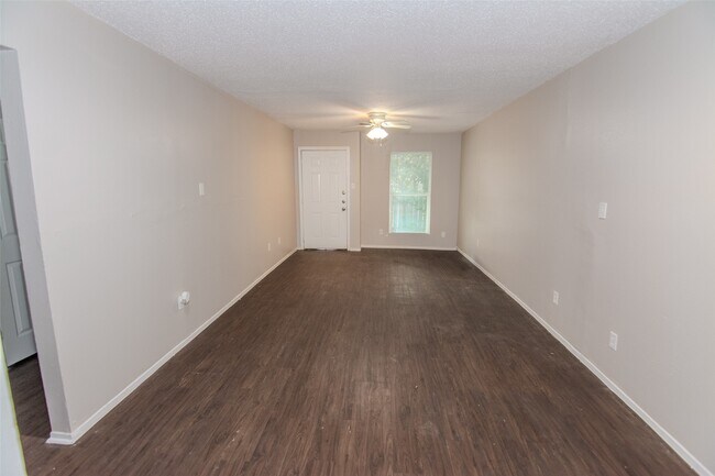 Building Photo - 1639 Northwood St