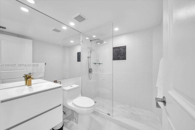 Building Photo - 6767 Collins Ave