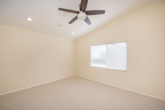 Building Photo - Make this your home