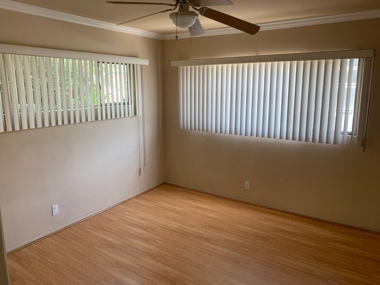 Building Photo - 1221 S Sherbourne Dr