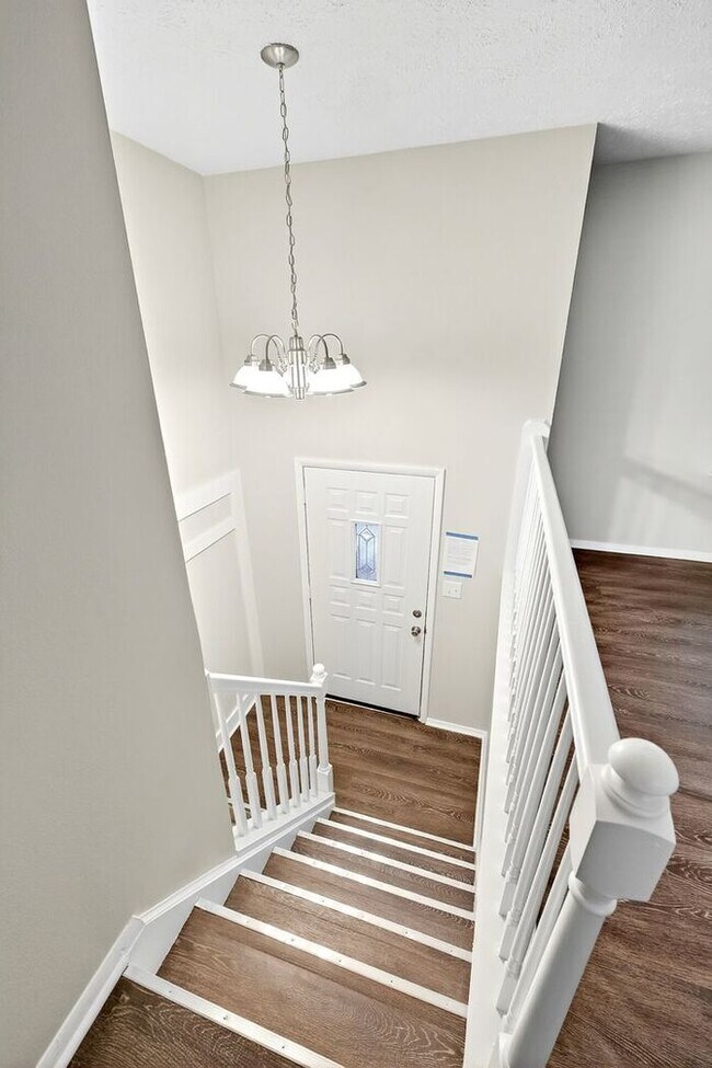 Building Photo - Nicely Updated Home